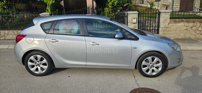 Opel Astra J 1,7 CDTI