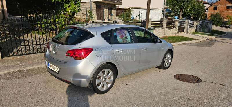 Opel Astra J 1,7 CDTI