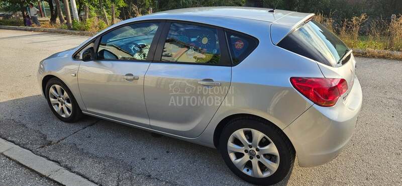 Opel Astra J 1,7 CDTI