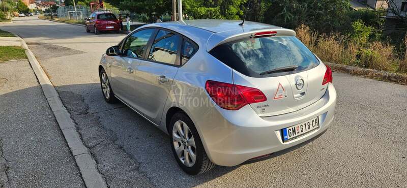 Opel Astra J 1,7 CDTI