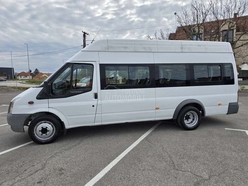 Ford Transit 18 sedista