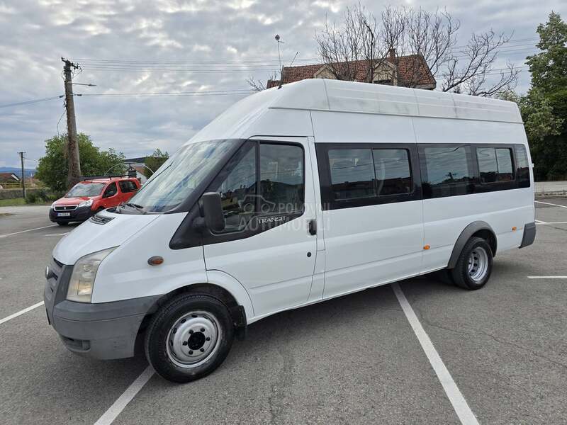 Ford Transit 18 sedista