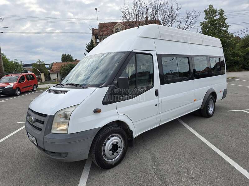 Ford Transit 18 sedista