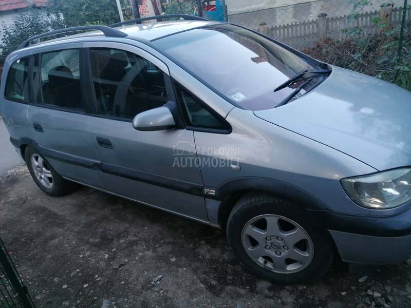 Opel Zafira 