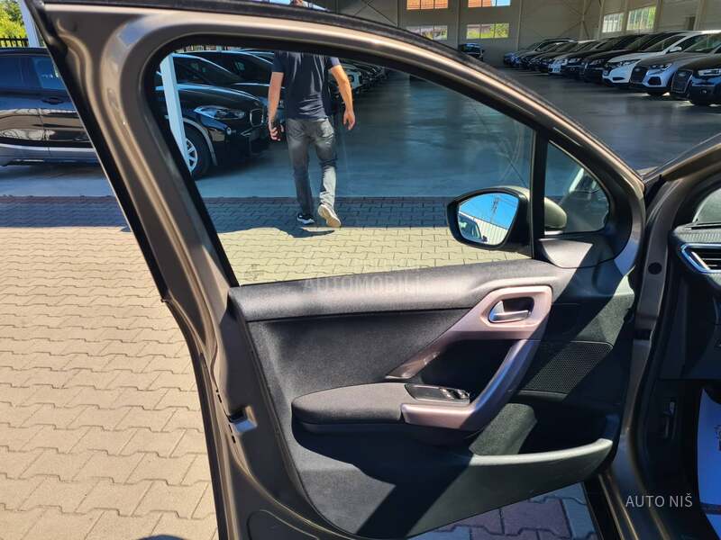 Peugeot 2008 1.4 HDI PREMIUM