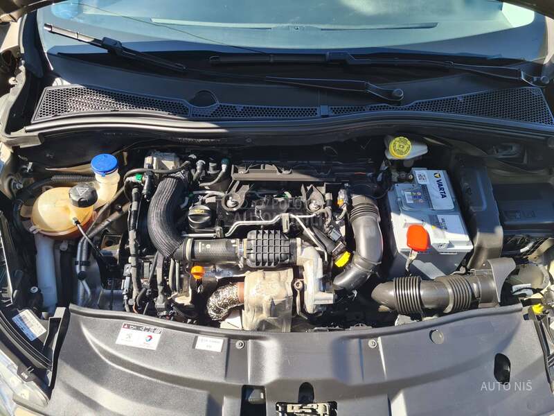 Peugeot 2008 1.4 HDI PREMIUM