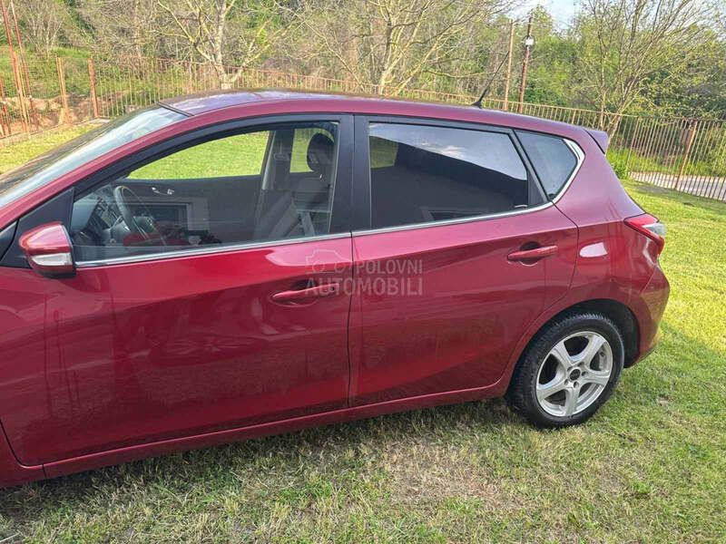Nissan Pulsar 