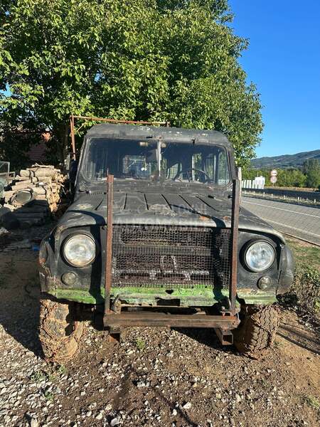 UAZ 469 2.445