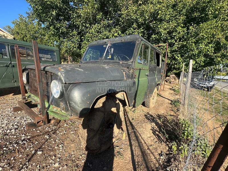 UAZ 469 2.445