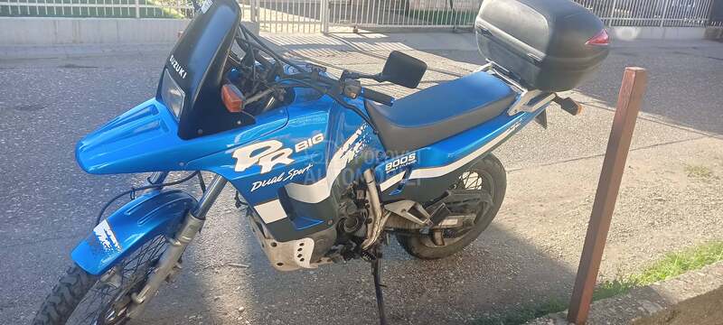 Suzuki DR 800