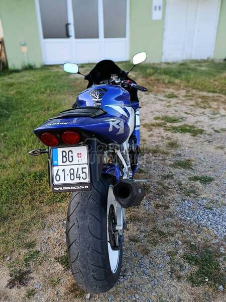 Yamaha YZF R1