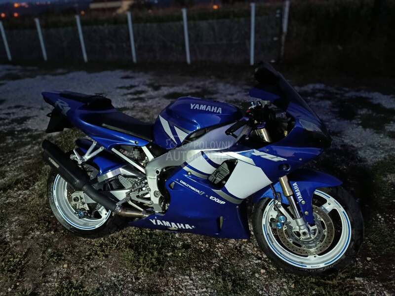 Yamaha YZF R1