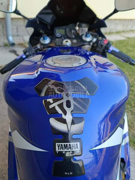 Yamaha YZF R1