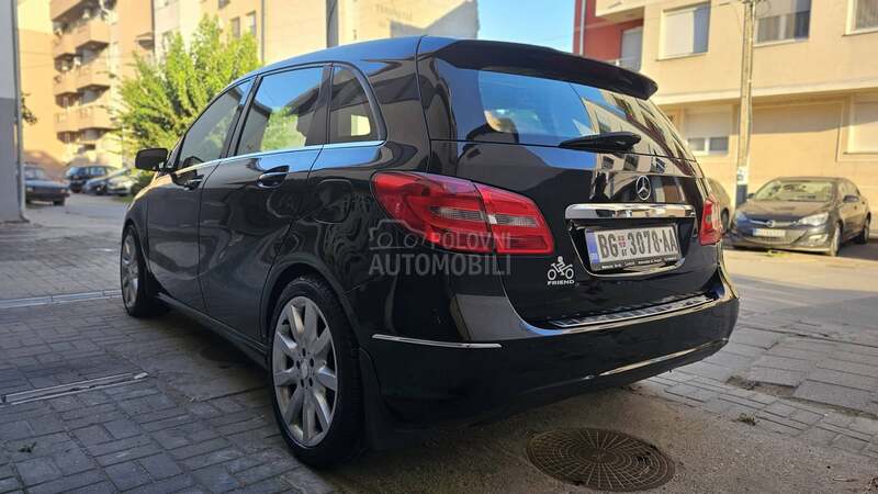 Mercedes Benz B 200 