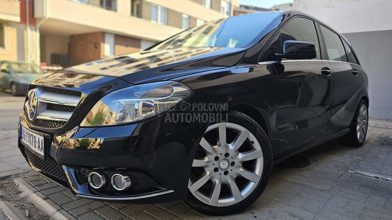 Mercedes Benz B 200 