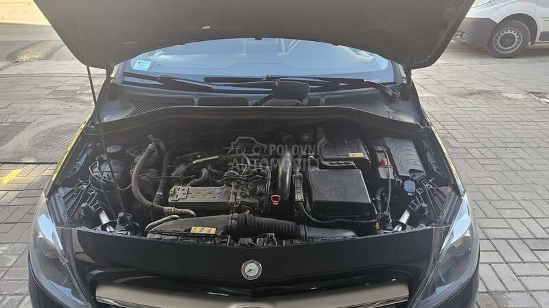 Mercedes Benz B 200 