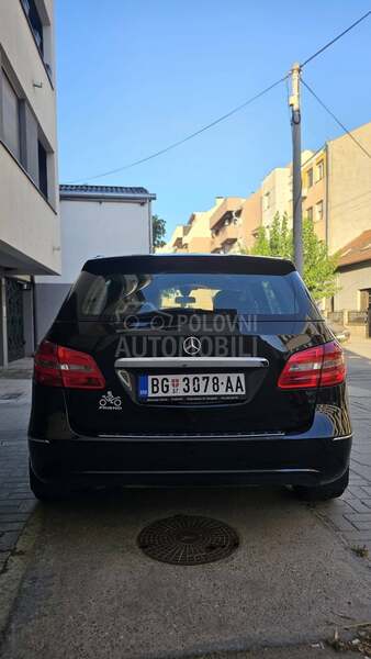 Mercedes Benz B 200 