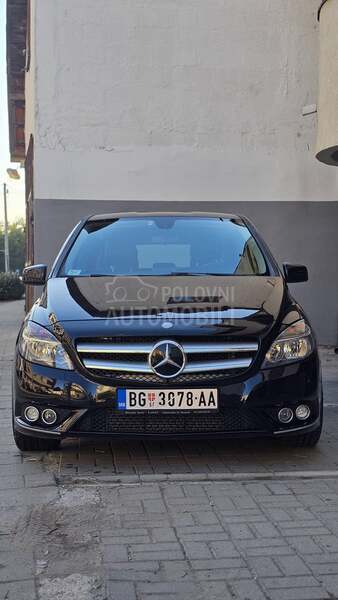 Mercedes Benz B 200 