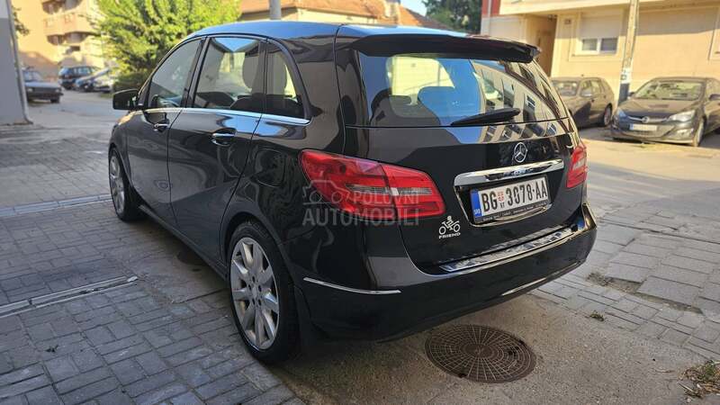 Mercedes Benz B 200 