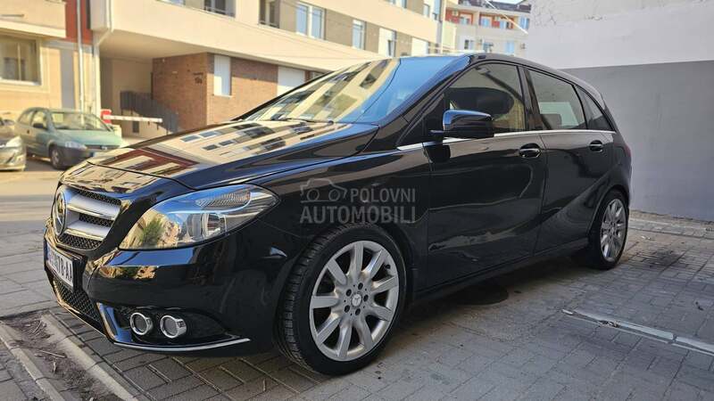 Mercedes Benz B 200 