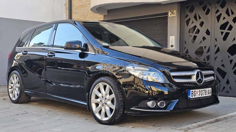 Mercedes Benz B 200 