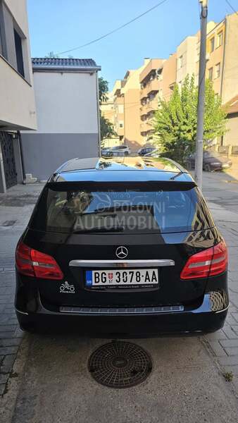Mercedes Benz B 200 