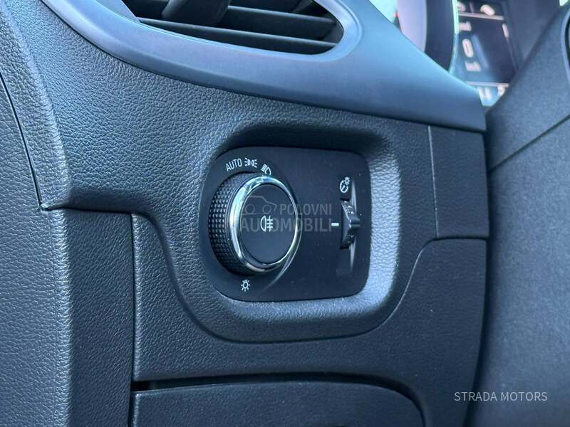 Opel Astra K 1.5 NAVY / AUTO