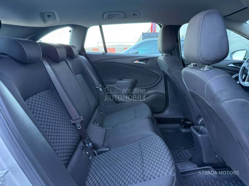 Opel Astra K 1.5 NAVY / AUTO