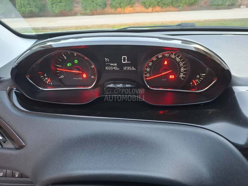 Peugeot 208 1.6 HDI //NOVO//