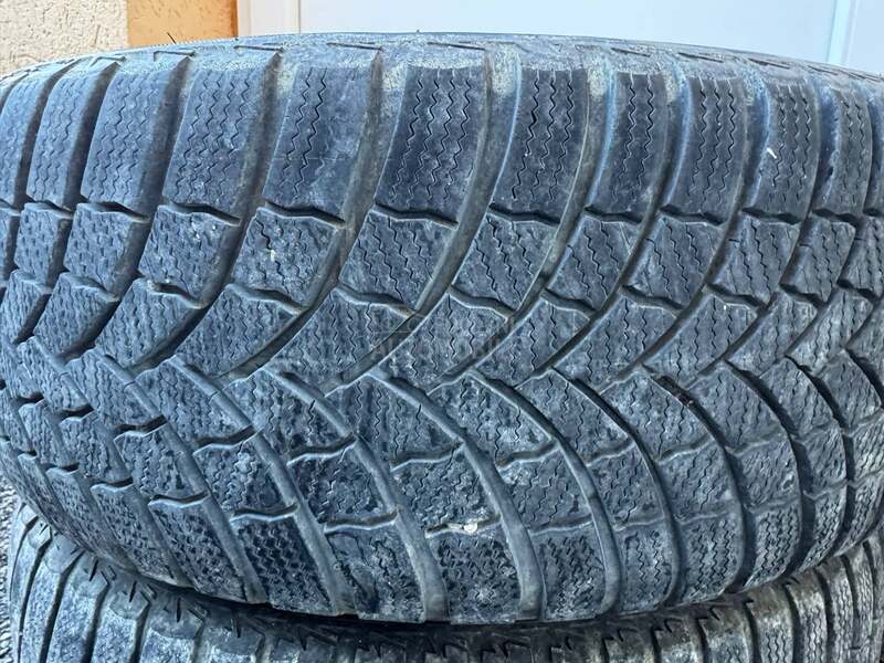 Bridgestone 205/55 R16 Zimska