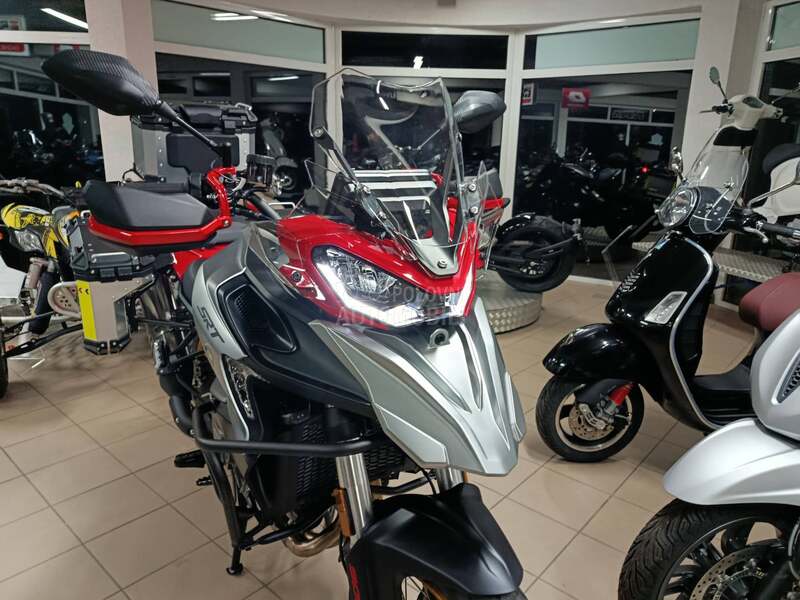 QJMOTOR SRT 900 SX SRT900