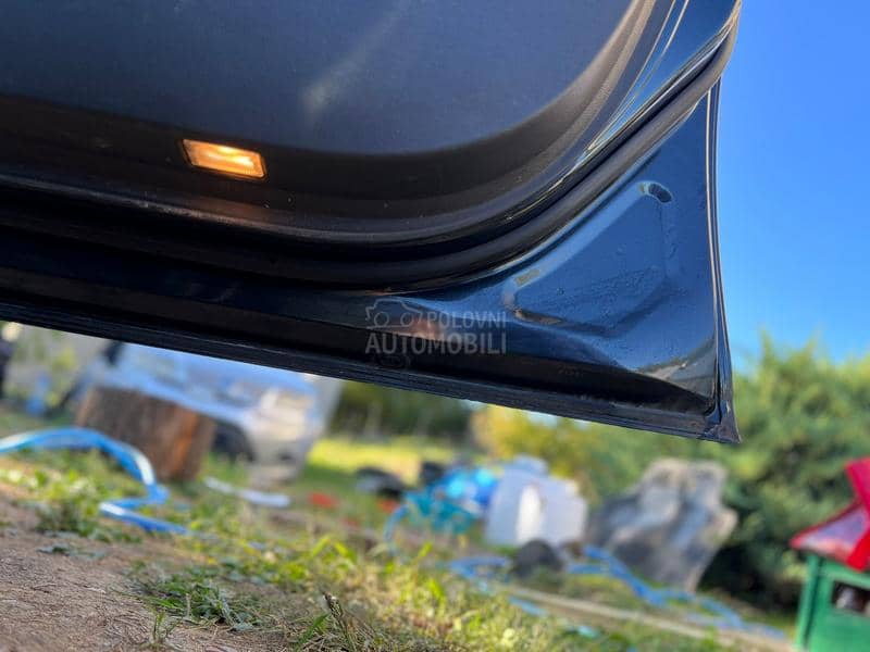 Vrata Prednja Desna Komplet