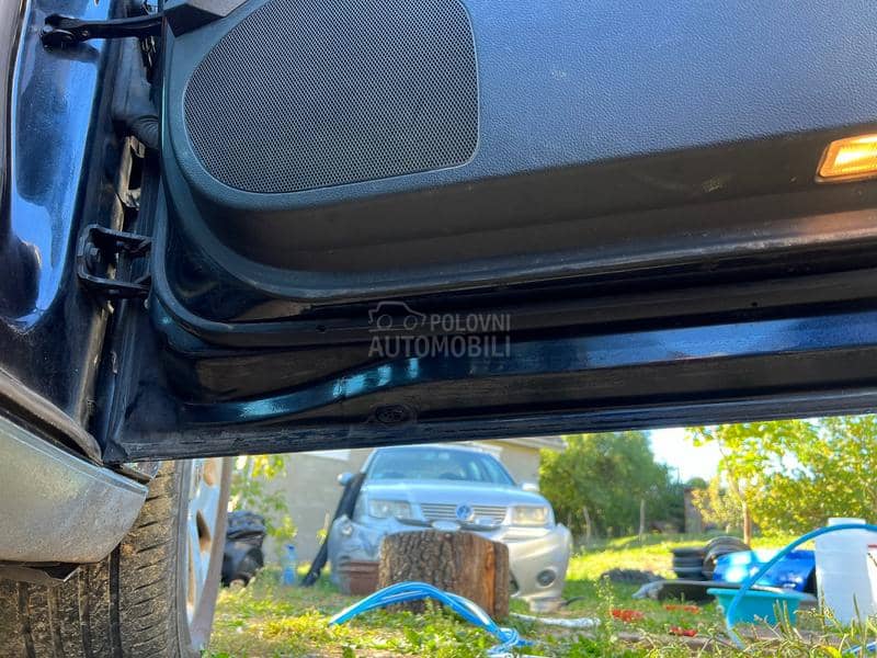 Vrata Prednja Desna Komplet