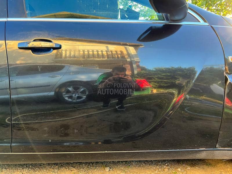 Vrata Prednja Desna Komplet