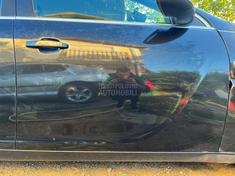 Vrata Prednja Desna Komplet