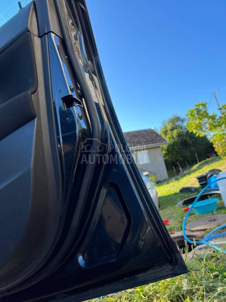 Vrata Prednja Desna Komplet