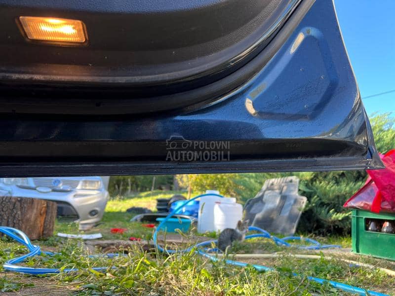 Vrata Prednja Desna Komplet