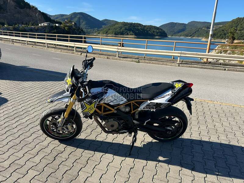 Aprilia dorsoduro 750