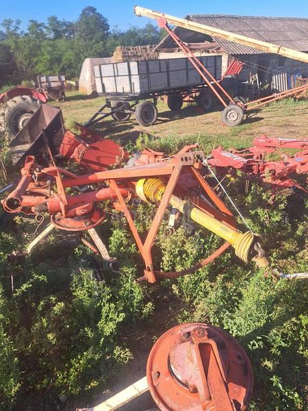 Deutz-Fahr Khun Fella Rastresaci