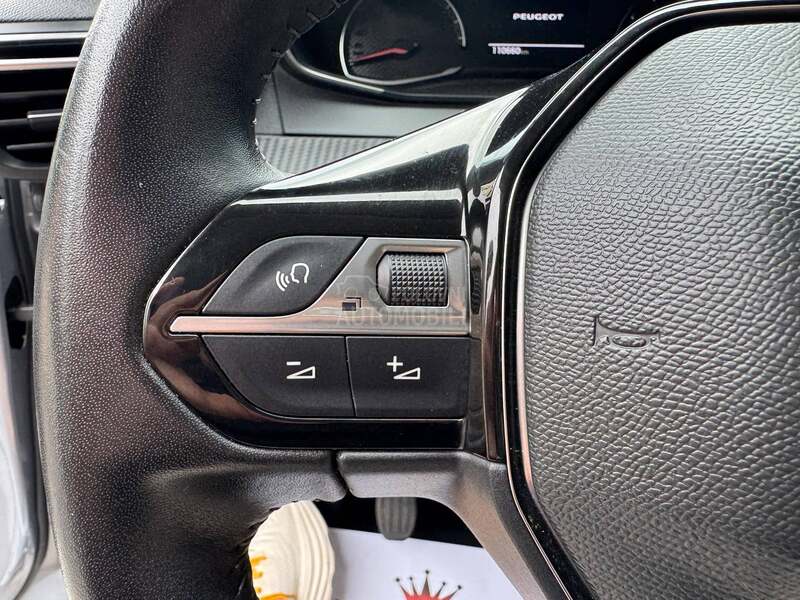 Peugeot 208 1.2 B