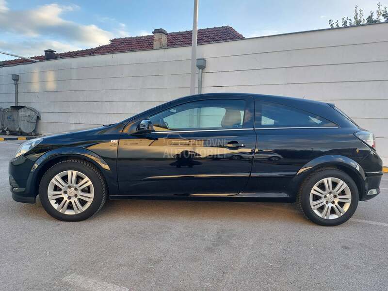 Opel Astra H 1.6 GTC COSMO