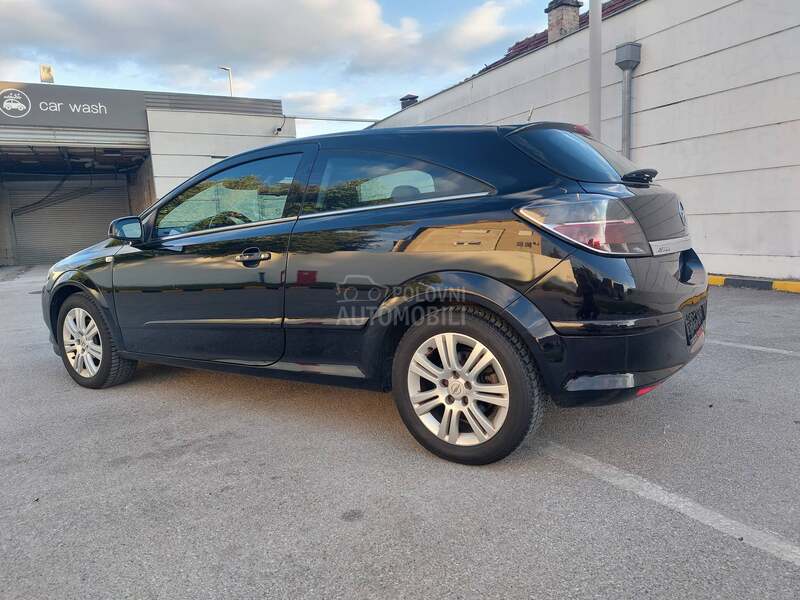 Opel Astra H 1.6 GTC COSMO