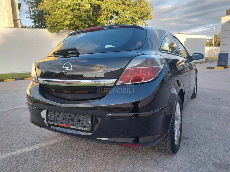 Opel Astra H 1.6 GTC COSMO