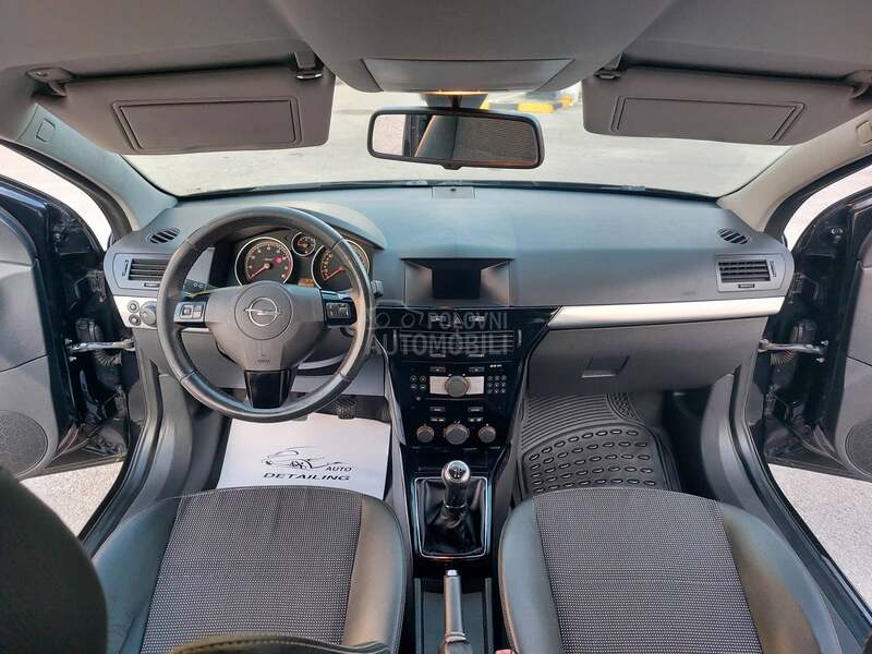Opel Astra H 1.6 GTC COSMO