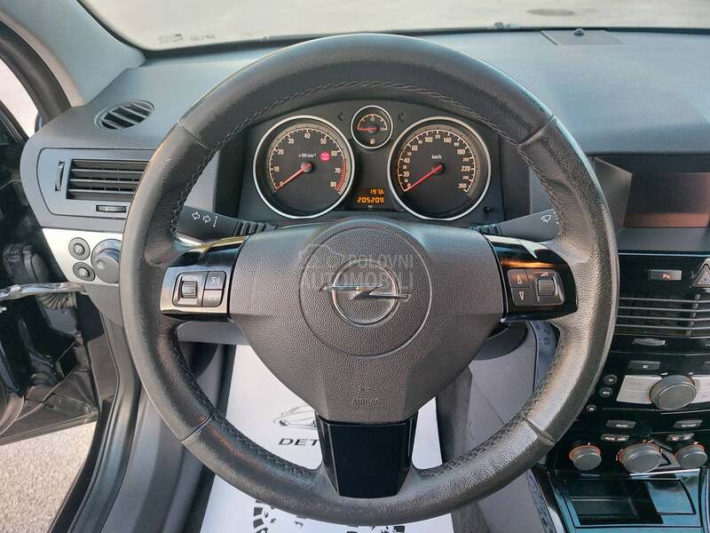 Opel Astra H 1.6 GTC COSMO