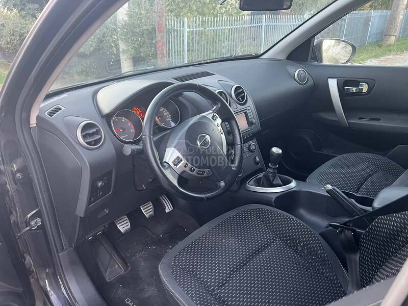 Nissan Qashqai + 2 PANO