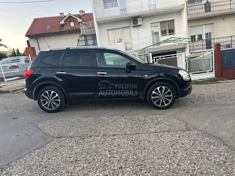 Nissan Qashqai + 2 PANO