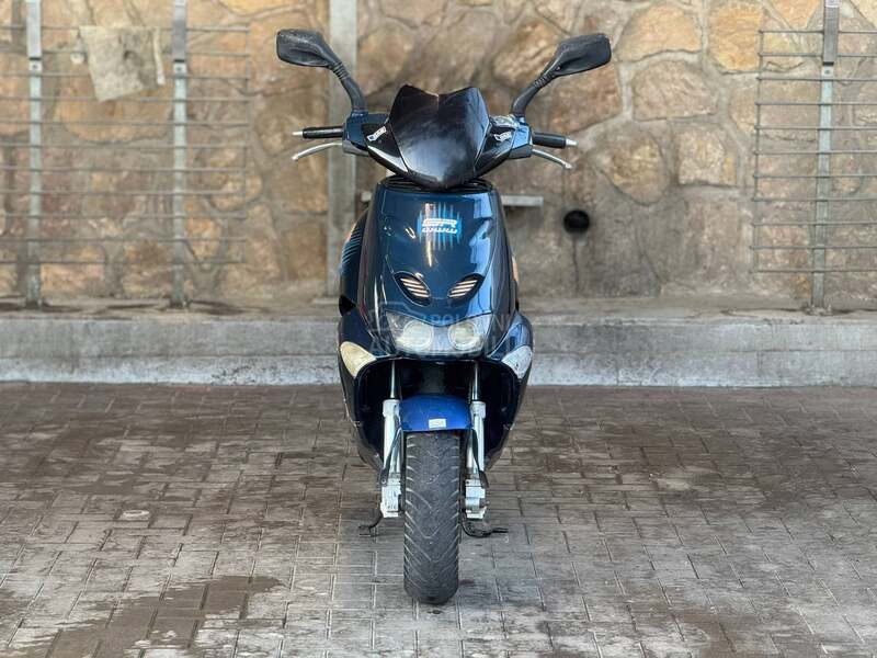 Aprilia sr