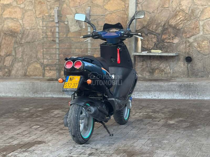 Aprilia sr