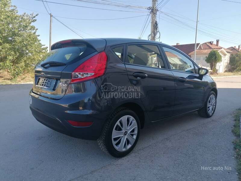 Ford Fiesta 1.2i TREND LINE CH